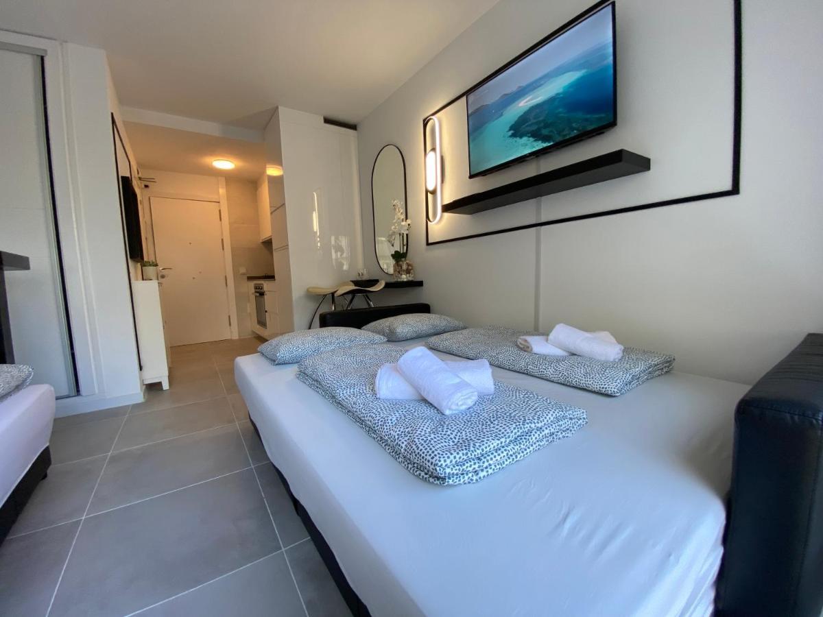 Modern Sea View Studio In Benal Beach Benalmádena Eksteriør bilde