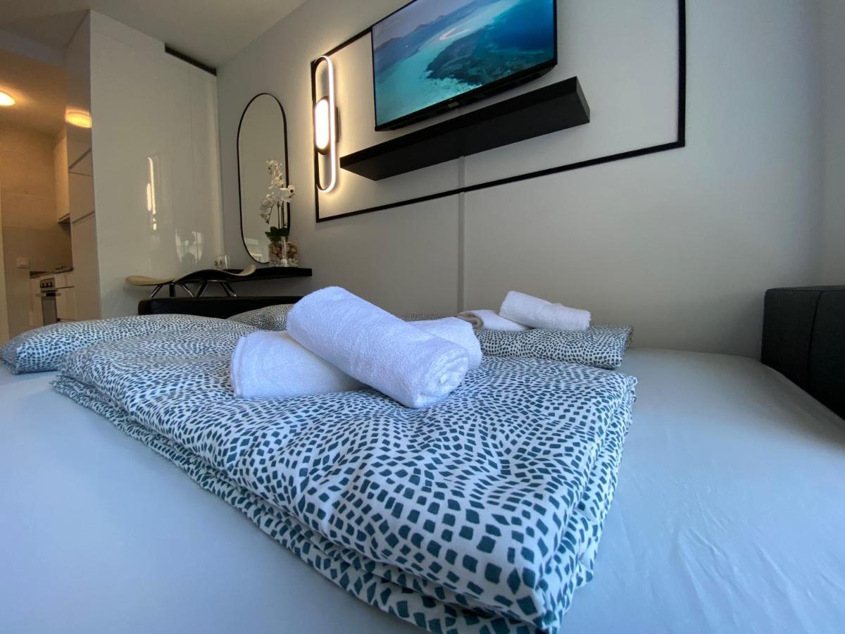 Modern Sea View Studio In Benal Beach Benalmádena Eksteriør bilde
